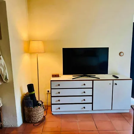 Апартаменты Traditional House For 4 People In Valveralla Жирона
