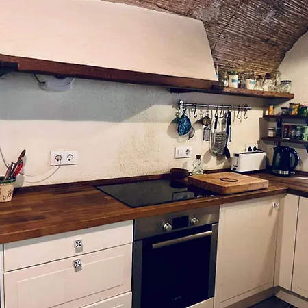 Traditional House For 4 People In Valveralla Апартаменты Жирона