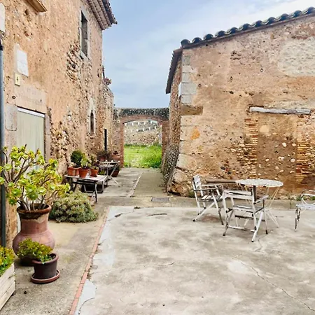 Traditional House For 4 People In Valveralla Gérone